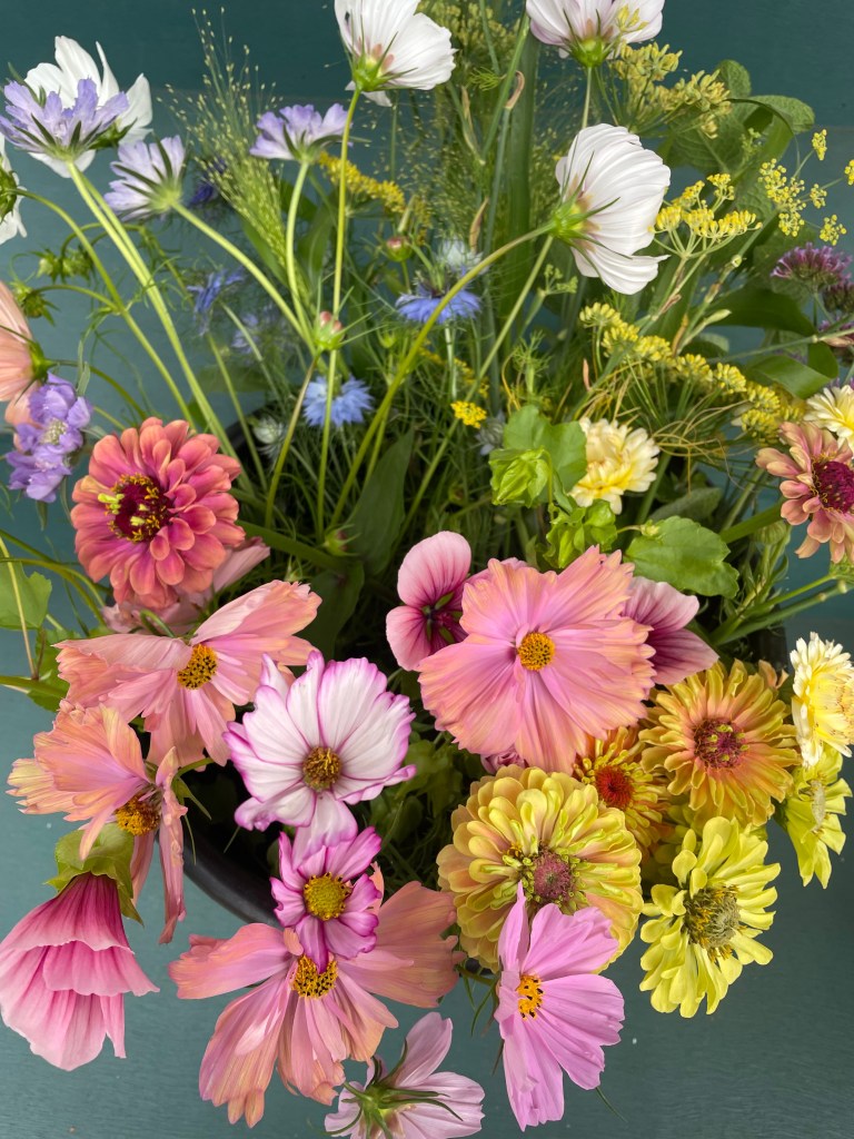 Arranger DIY Flower Bucket